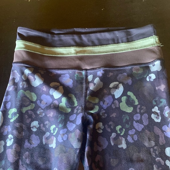 Athleta Elation 7/8 size small tight - Picture 2 of 7